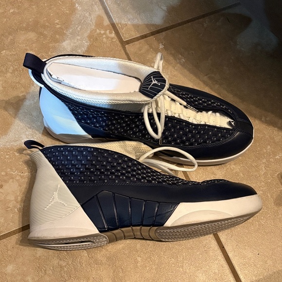 Jordan 15 White/Navy Obsidian - Picture 2 of 5